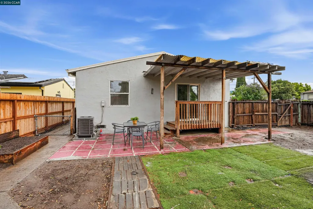 308 17th Pittsburg CA 94565