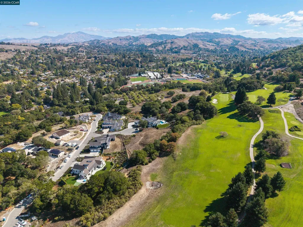 20 Adobe Court Orinda CA 94563
