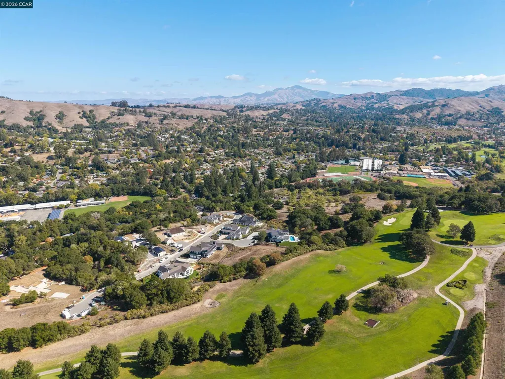 20 Adobe Court Orinda CA 94563