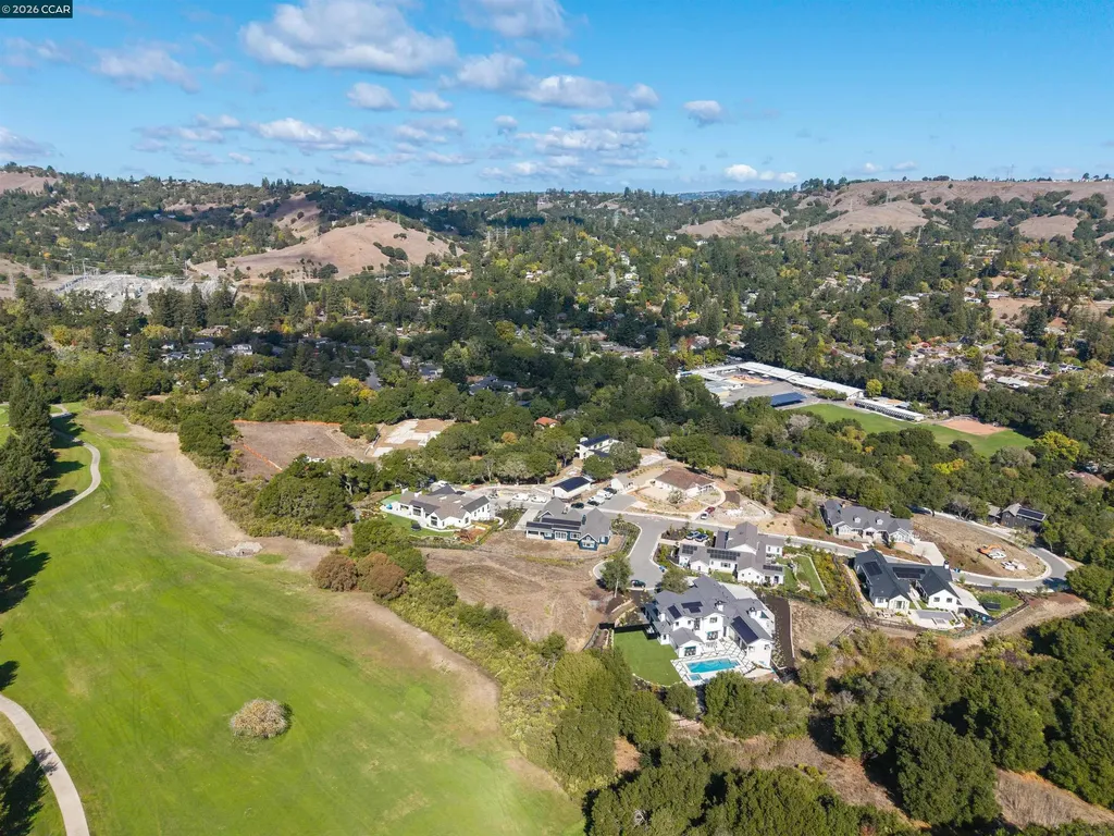20 Adobe Court Orinda CA 94563