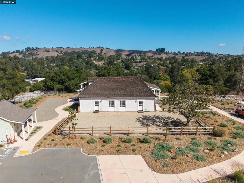 20 Adobe Court Orinda CA 94563