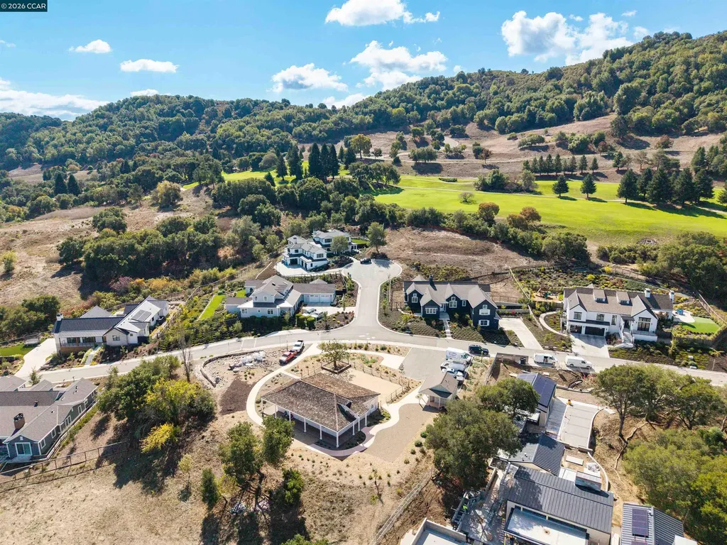 20 Adobe Court Orinda CA 94563