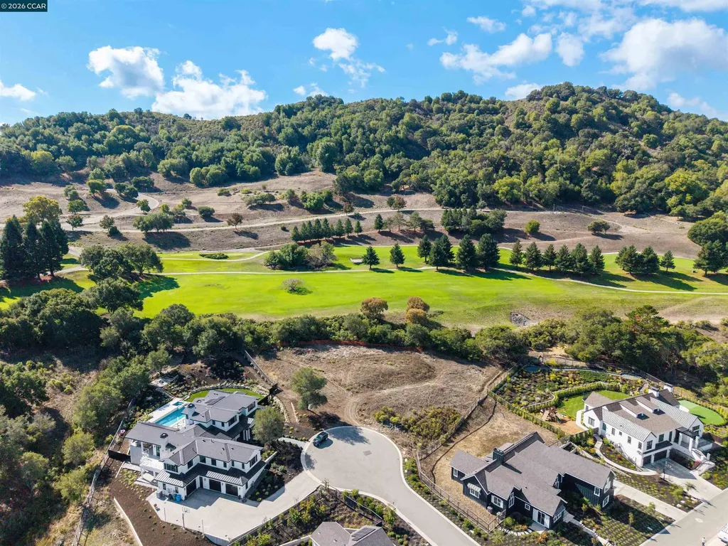 20 Adobe Court Orinda CA 94563