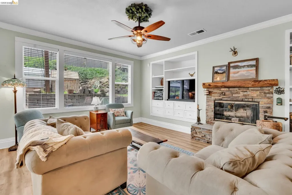 10 Kali Court Oakley CA 94561