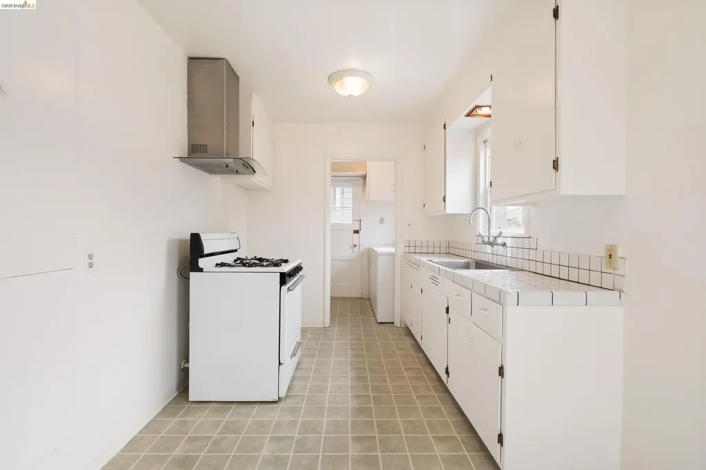 1912 Lafayette Street Alameda CA 94501