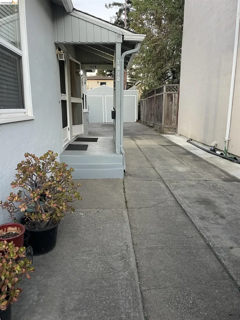 1912 Lafayette Street Alameda CA 94501