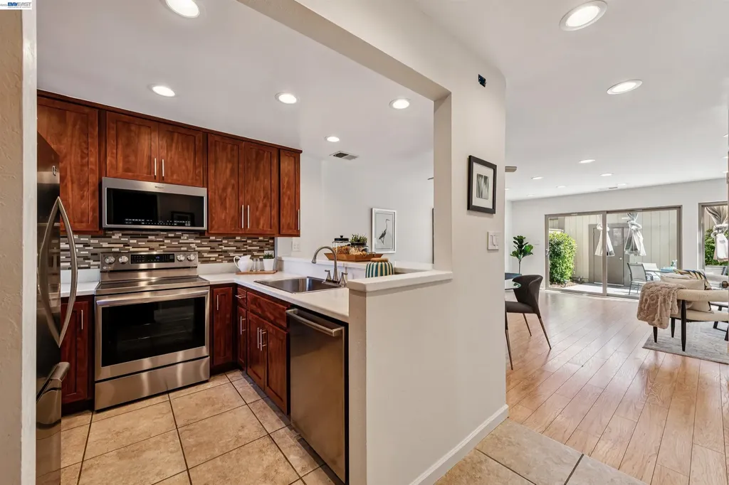 1104 Island Drive Alameda CA 94502