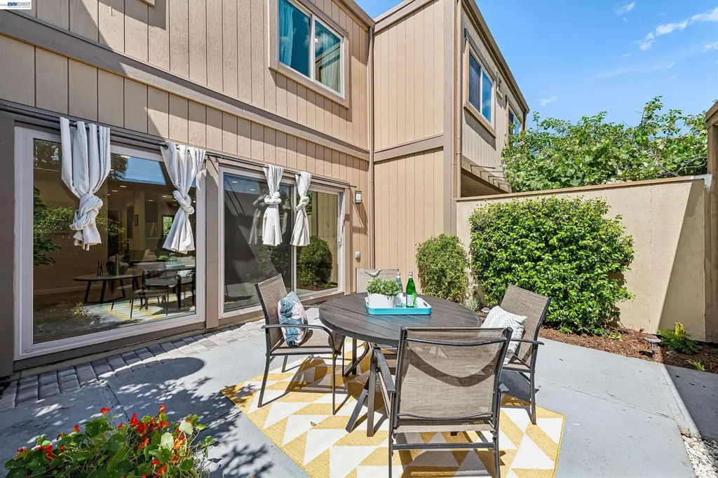 1104 Island Drive Alameda CA 94502