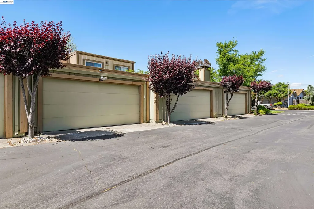 1104 Island Drive Alameda CA 94502