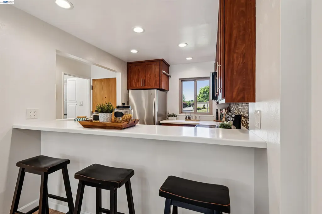 1104 Island Drive Alameda CA 94502