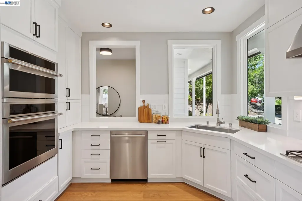 1099 Oak Hill Road Lafayette CA 94549