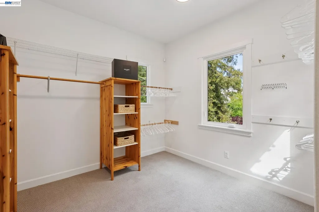1099 Oak Hill Road Lafayette CA 94549