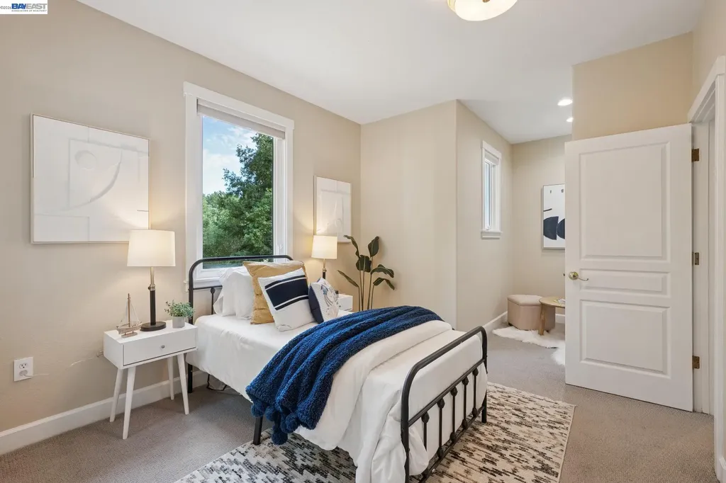 1099 Oak Hill Road Lafayette CA 94549