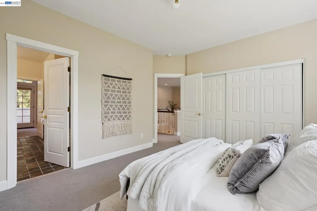 1099 Oak Hill Road Lafayette CA 94549