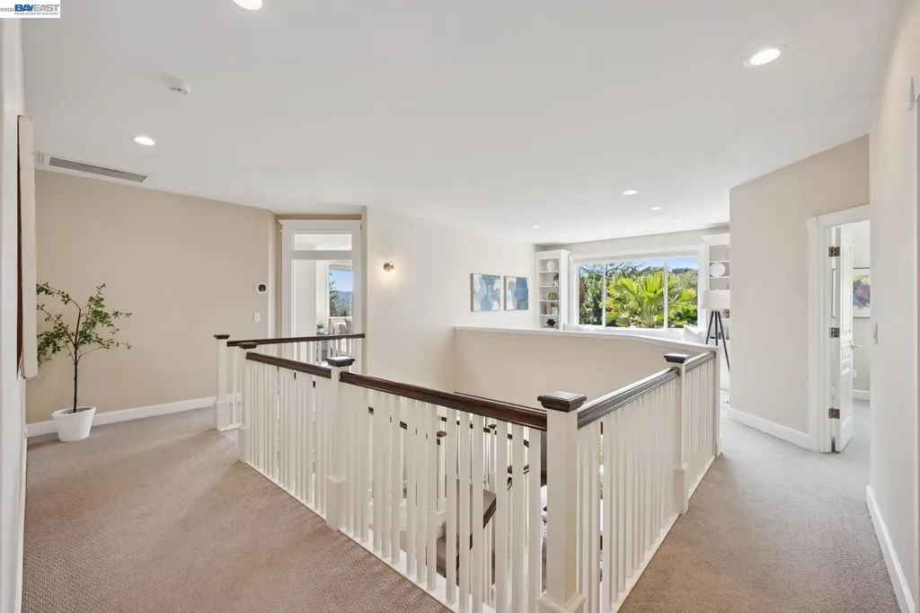 1099 Oak Hill Road Lafayette CA 94549