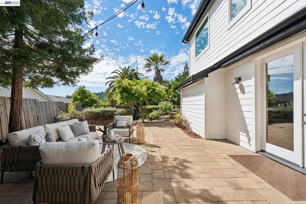 1099 Oak Hill Road Lafayette CA 94549