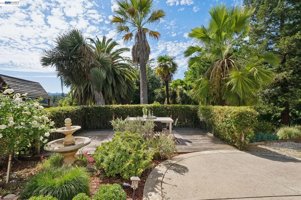 1099 Oak Hill Road Lafayette CA 94549