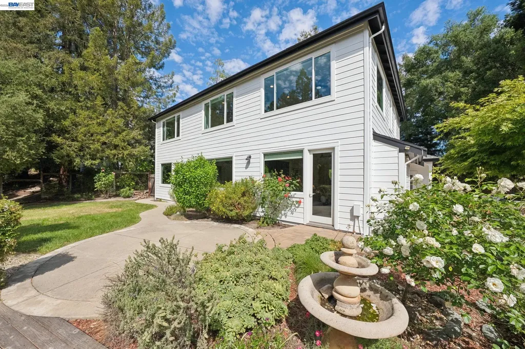 1099 Oak Hill Road Lafayette CA 94549
