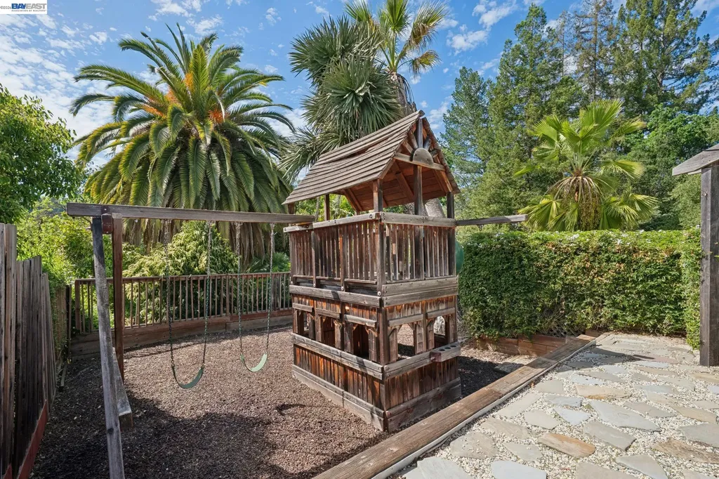 1099 Oak Hill Road Lafayette CA 94549