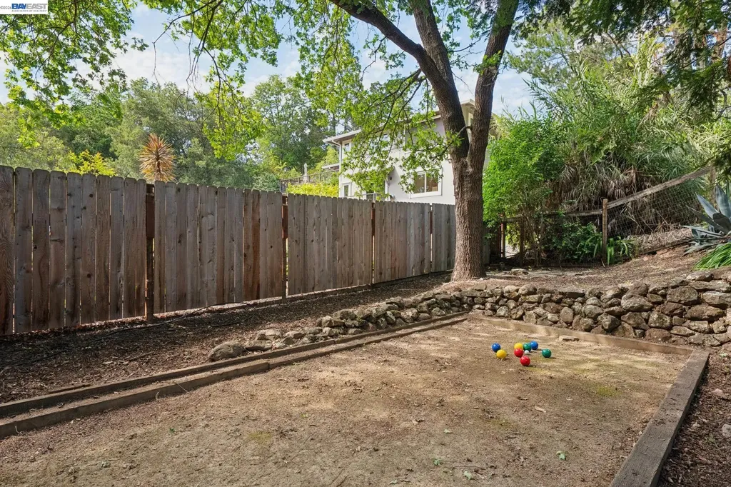 1099 Oak Hill Road Lafayette CA 94549