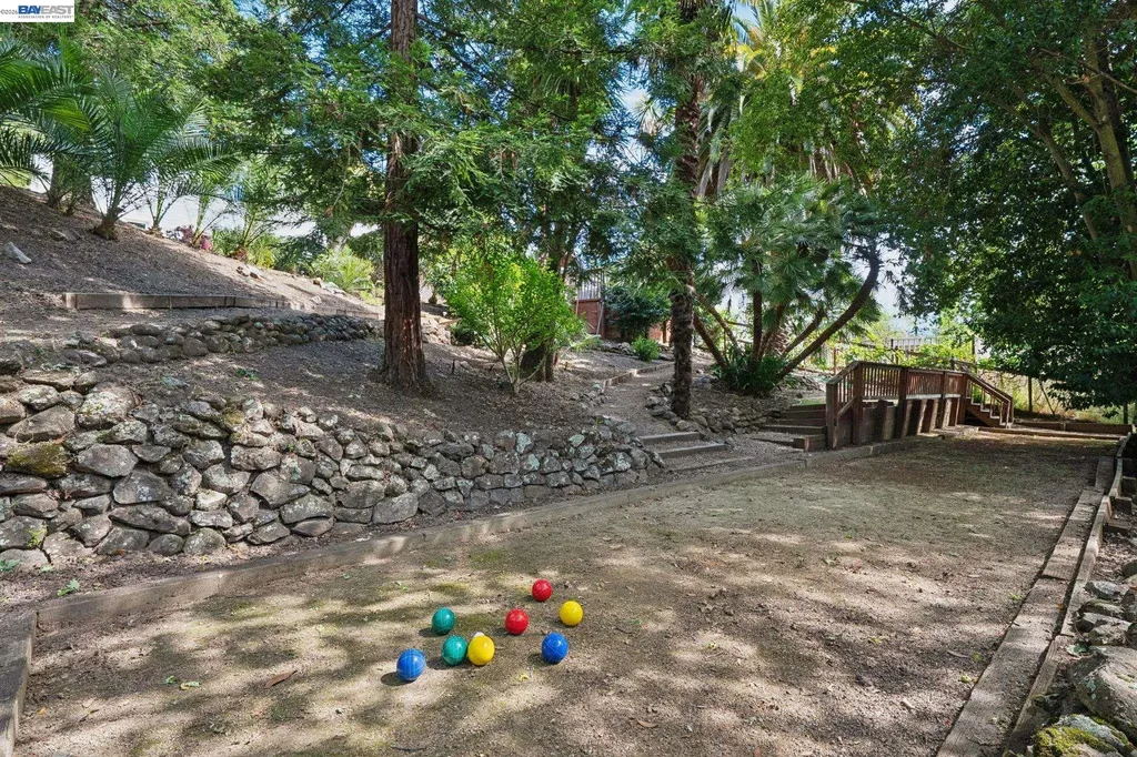 1099 Oak Hill Road Lafayette CA 94549