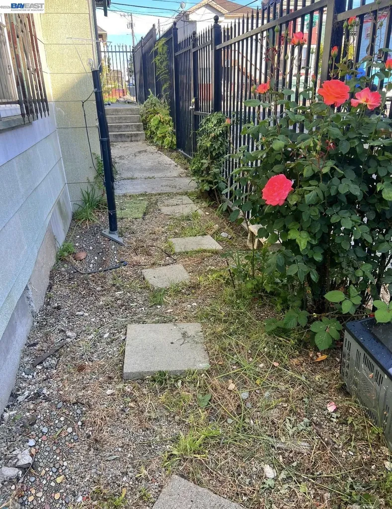 1433 15th Avenue Oakland CA 94606