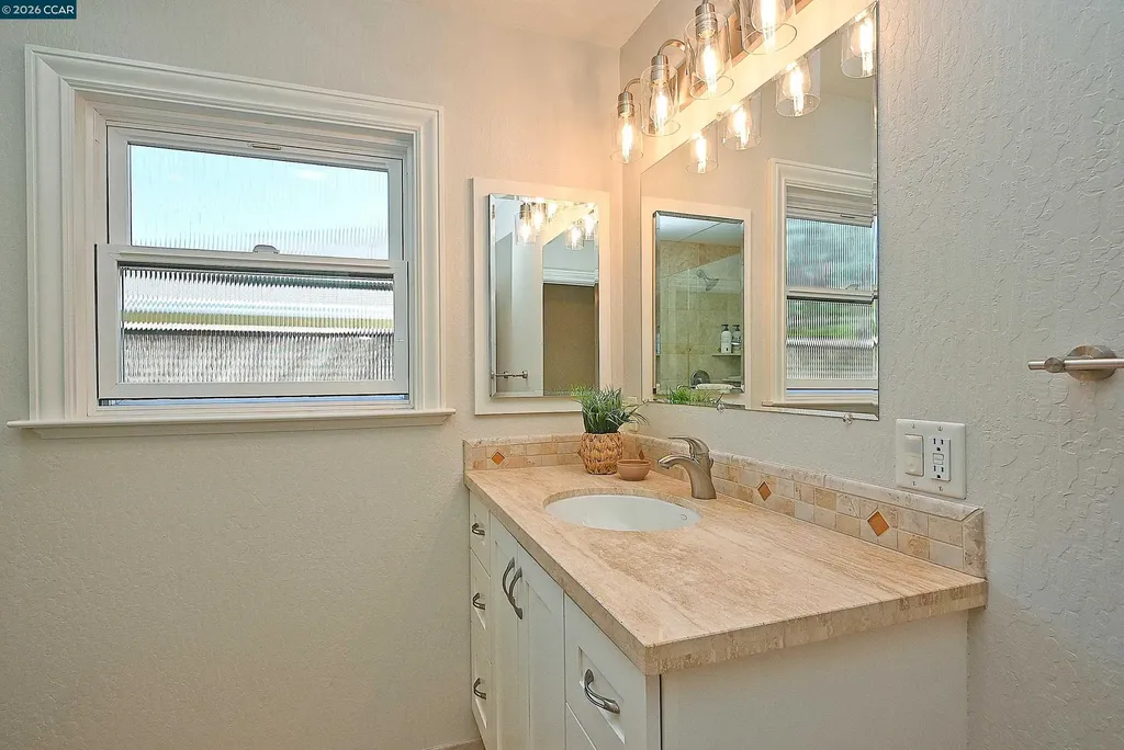 1013 Pleasant Valley Drive Pleasant Hill CA 94523