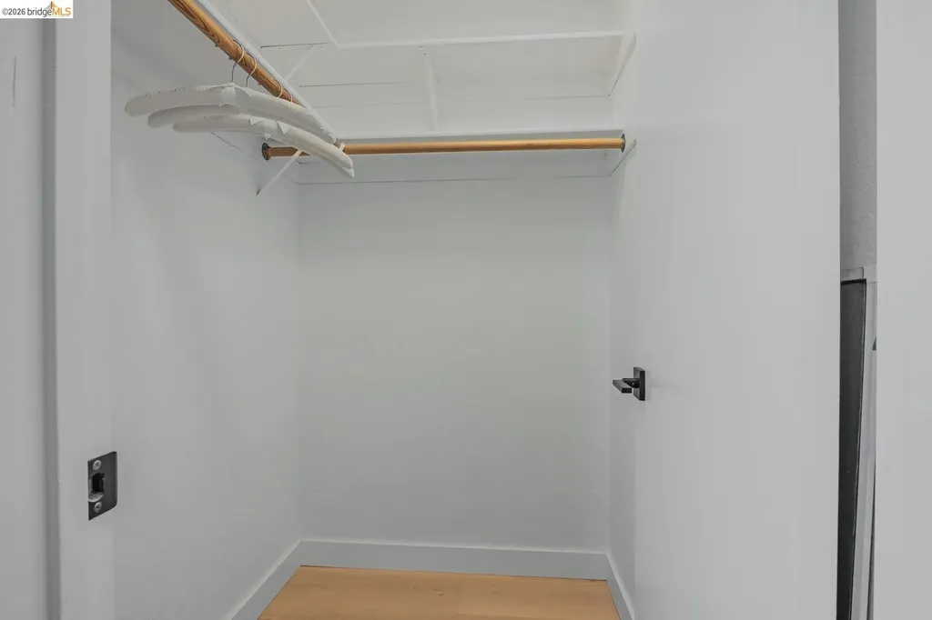 16 Town Square Place Oakland CA 94603