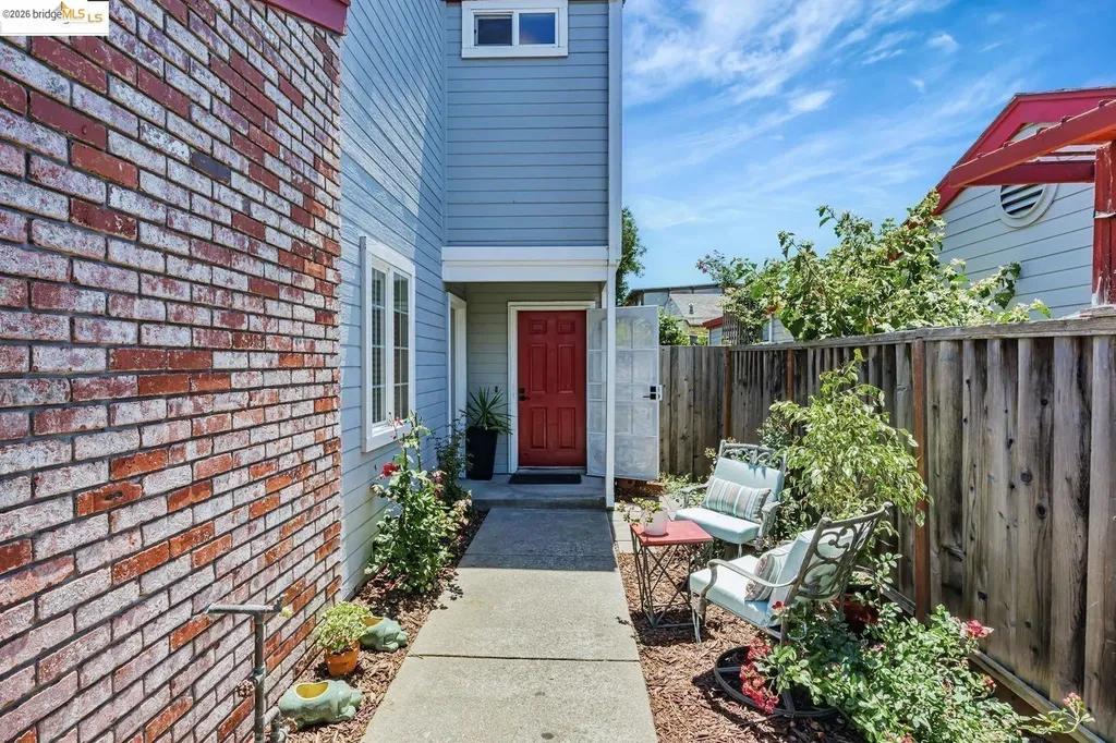 16 Town Square Place Oakland CA 94603