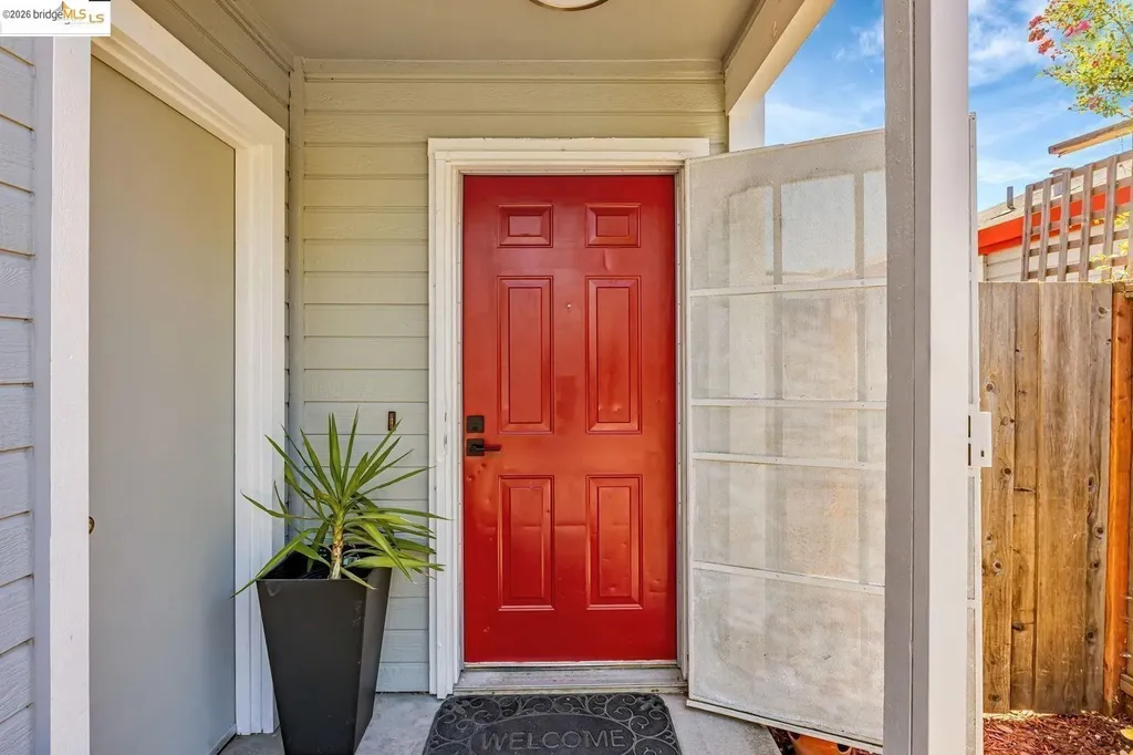 16 Town Square Place Oakland CA 94603
