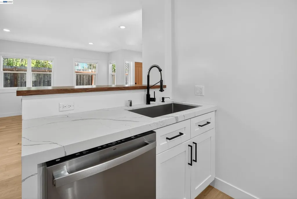 912-914 61st Street Oakland CA 94608