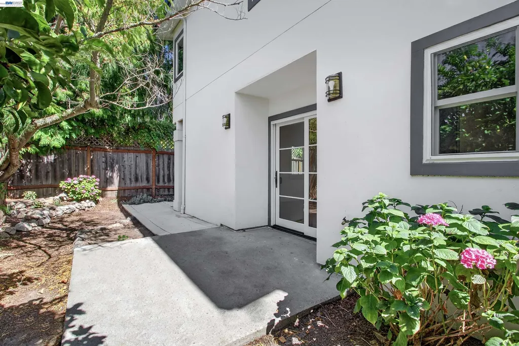 914 61st Street Oakland CA 94608