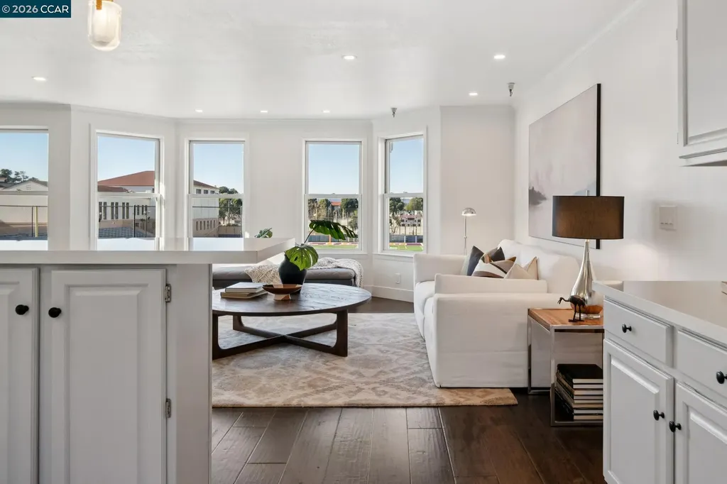 3058 Polk Street San Francisco CA 94109
