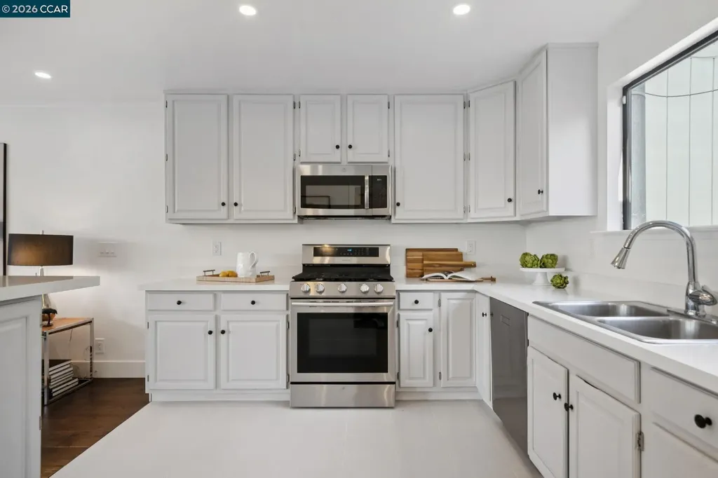 3058 Polk Street San Francisco CA 94109