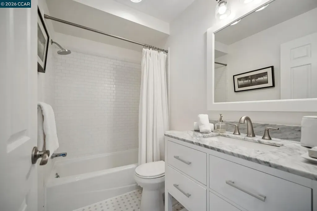 3058 Polk Street San Francisco CA 94109