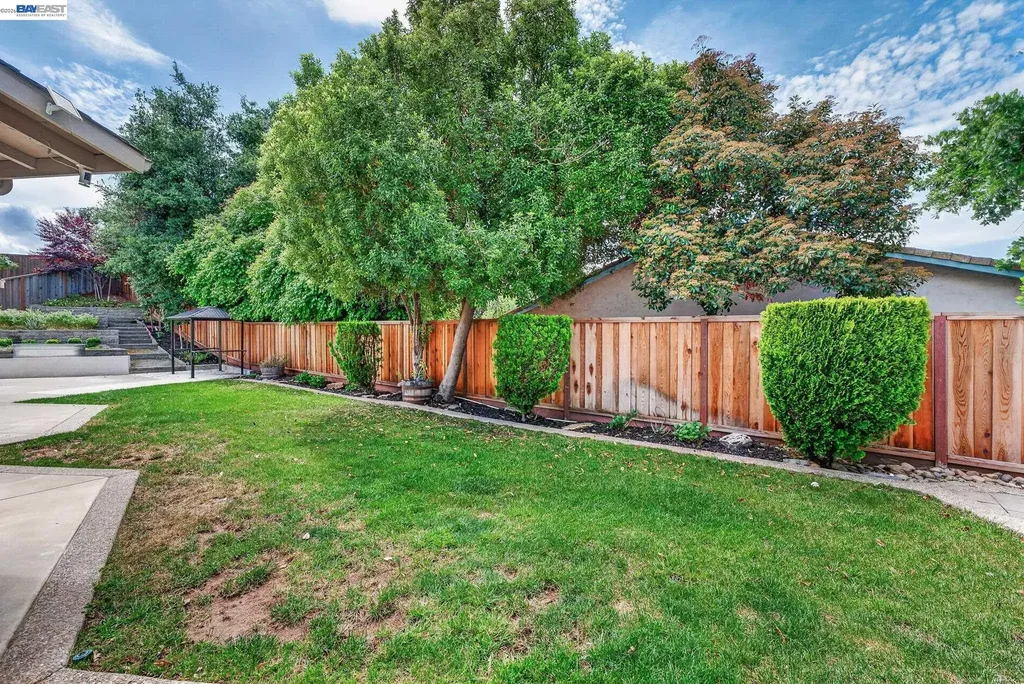 1147 Lomitas Avenue Livermore CA 94550