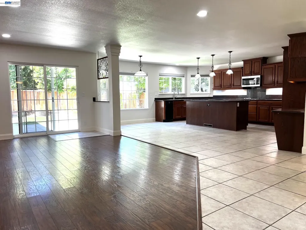 1147 Lomitas Avenue Livermore CA 94550