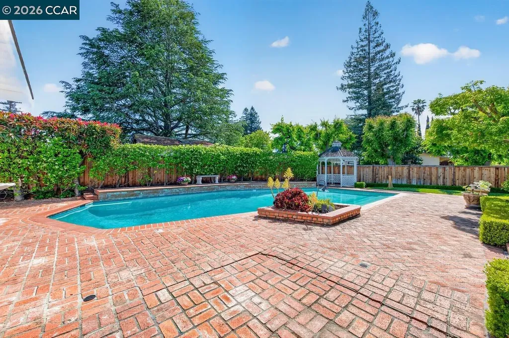 2201 Loch Lane Walnut Creek CA 94598
