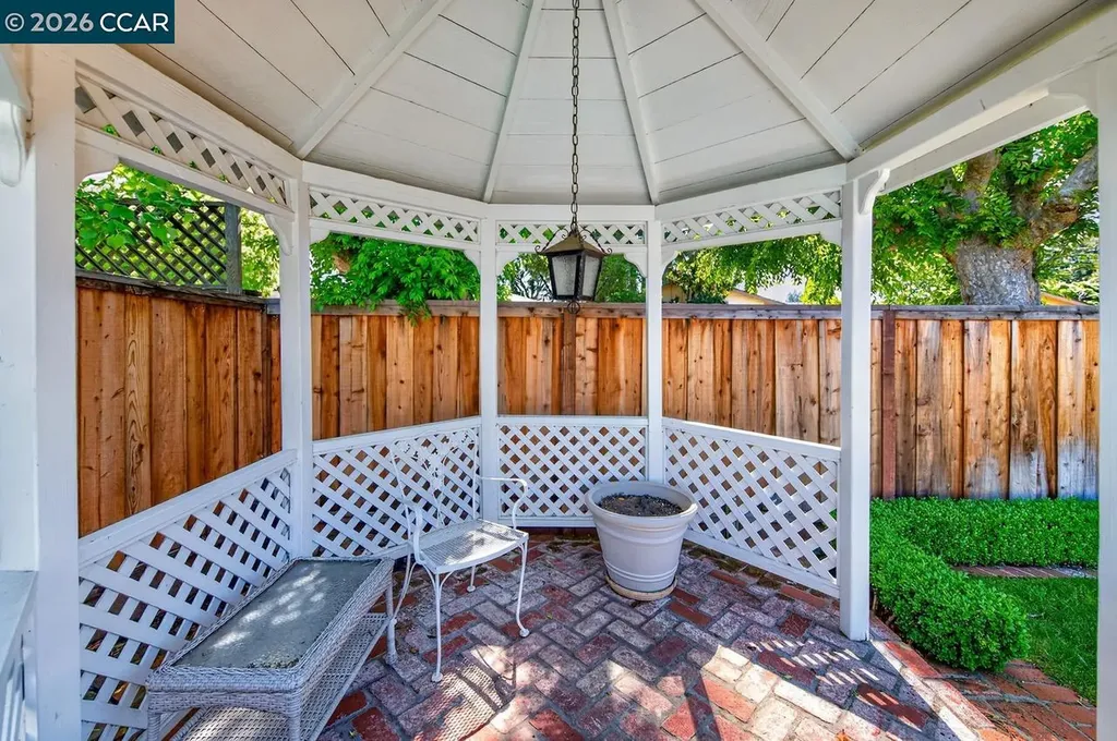 2201 Loch Lane Walnut Creek CA 94598