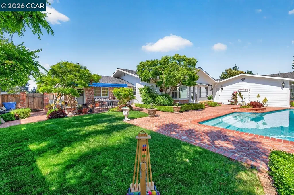2201 Loch Lane Walnut Creek CA 94598