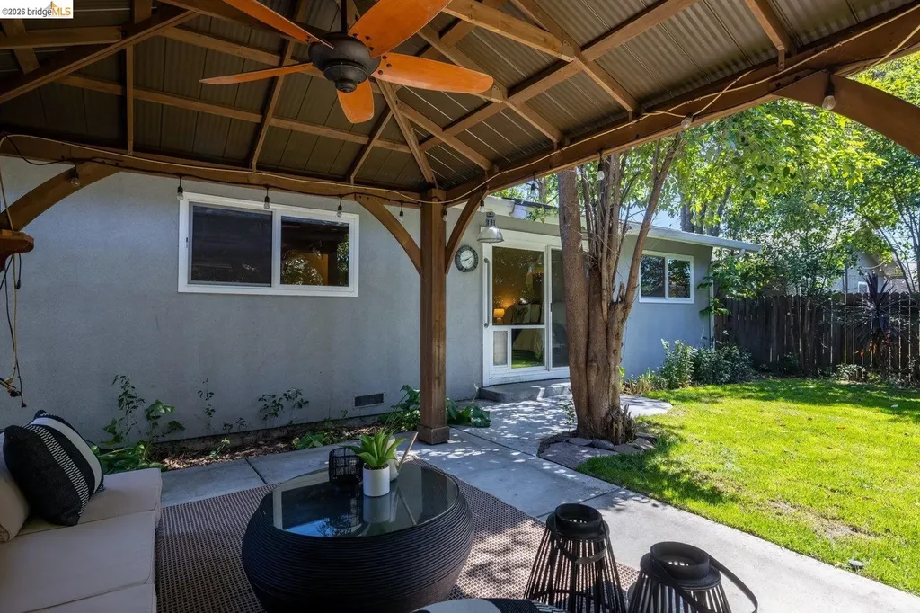 236 Plum Vacaville CA 95688