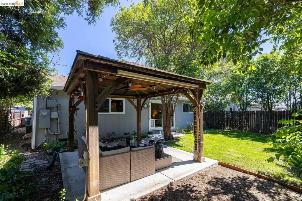 236 Plum Vacaville CA 95688