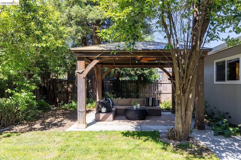 236 Plum Vacaville CA 95688