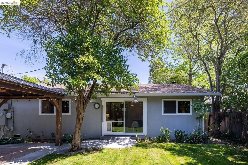 236 Plum Vacaville CA 95688