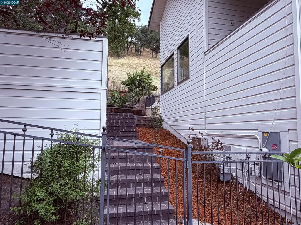 58 Saddle Road Walnut Creek CA 94595