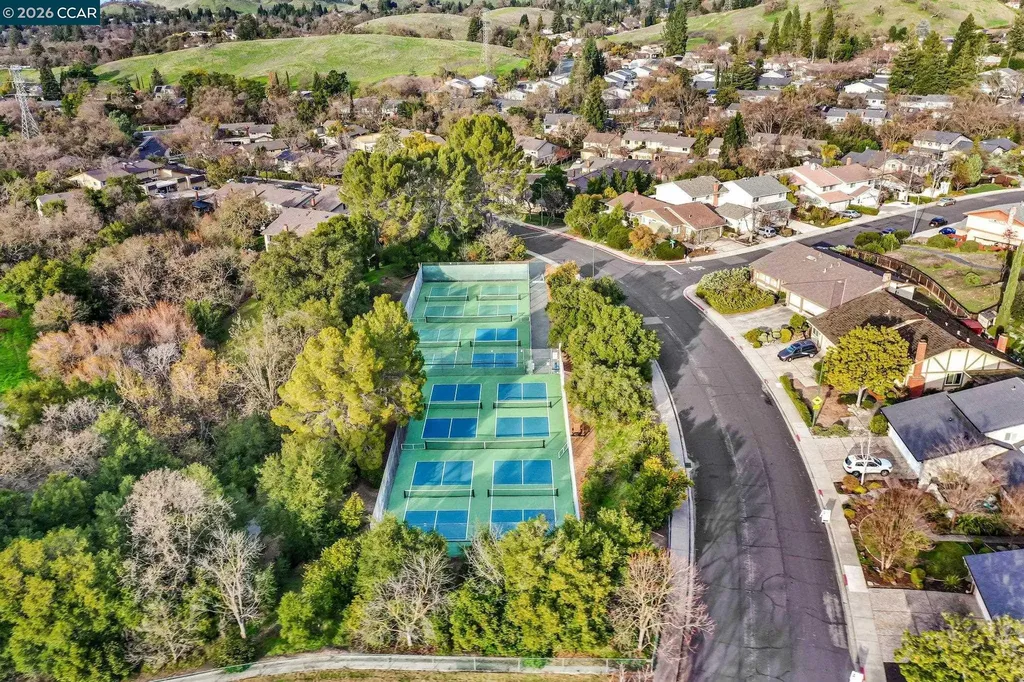 2095 Robb Road Walnut Creek CA 94596