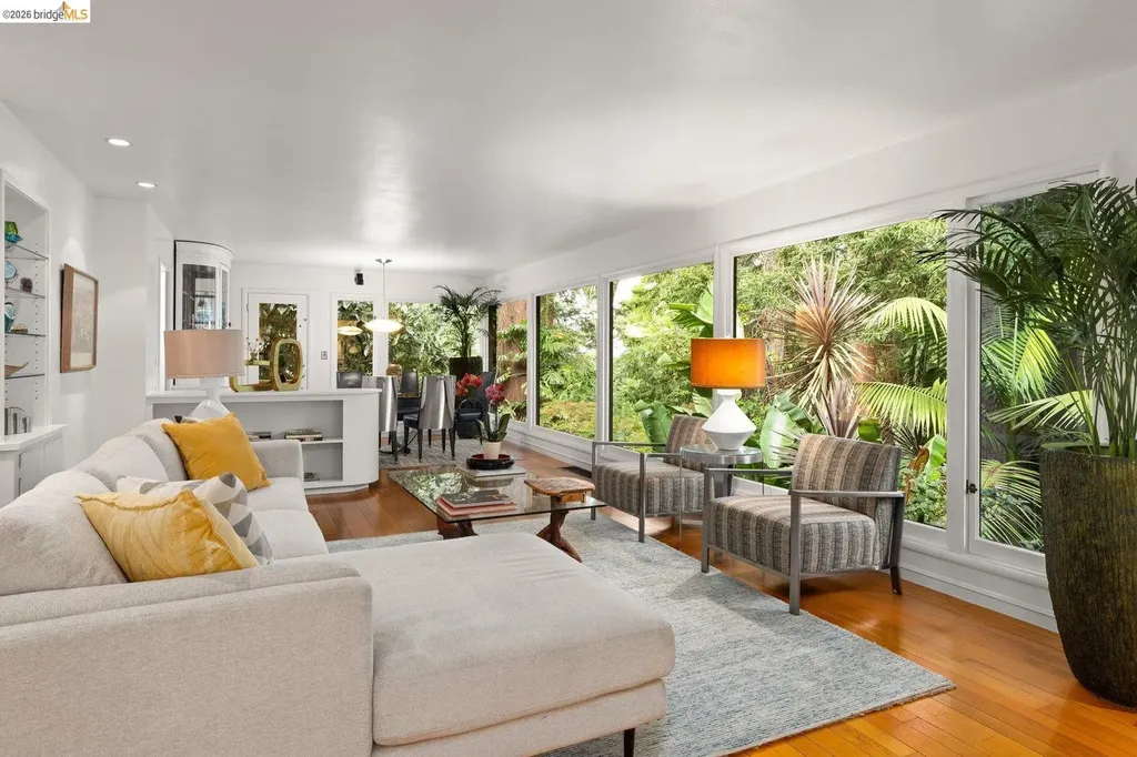 10 Burdeck Court Oakland CA 94602