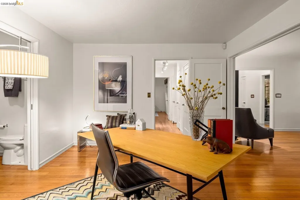 10 Burdeck Court Oakland CA 94602
