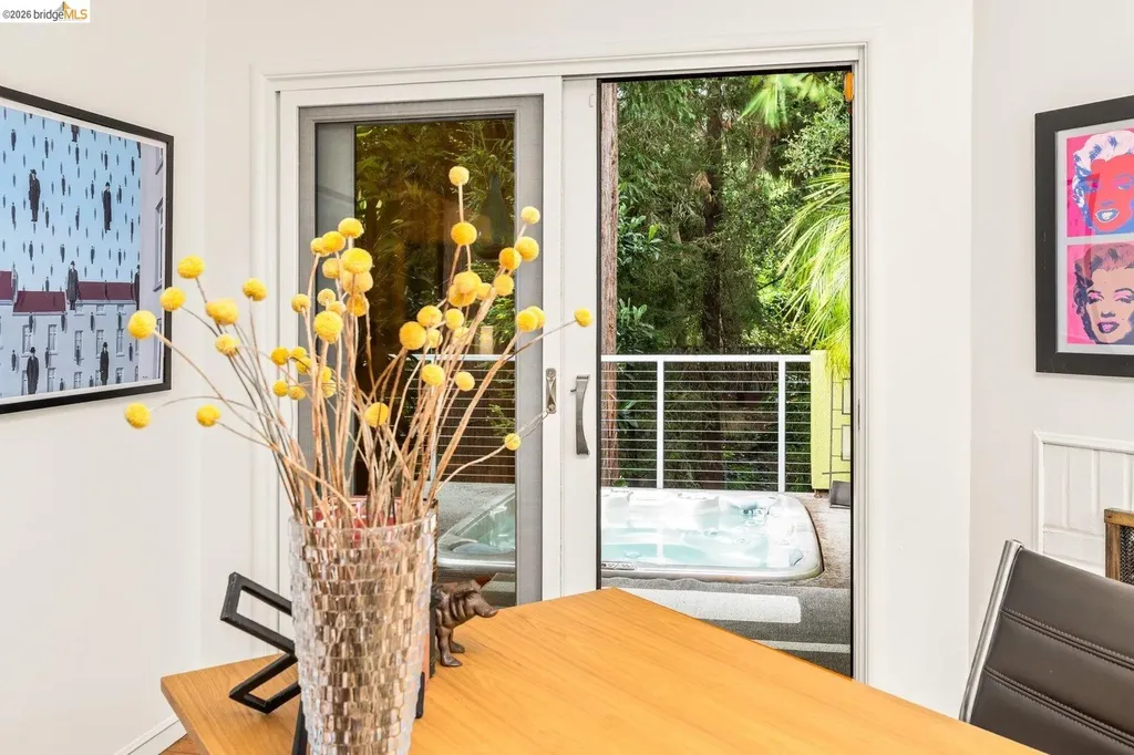 10 Burdeck Court Oakland CA 94602