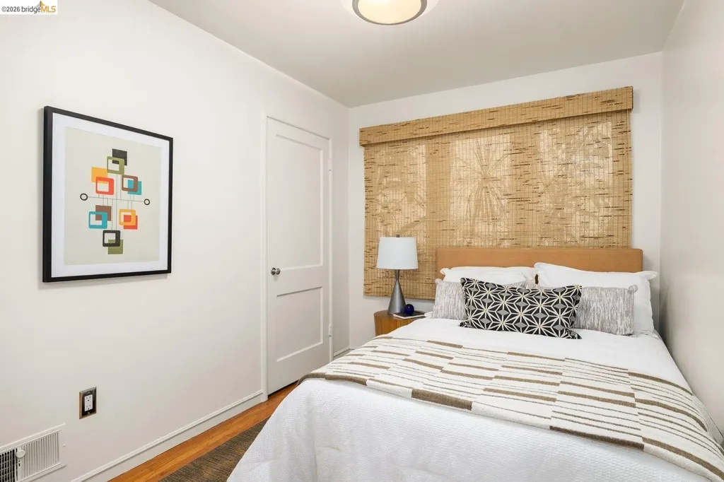 10 Burdeck Court Oakland CA 94602